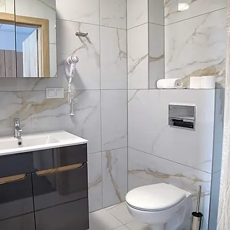 Hotel I Gorzelanny Dzwirzyno Zieleniewo (Kolobrzeg)