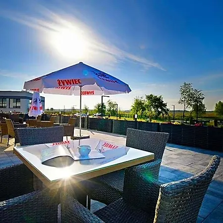 Hotel I Gorzelanny Dzwirzyno Zieleniewo (Kolobrzeg)